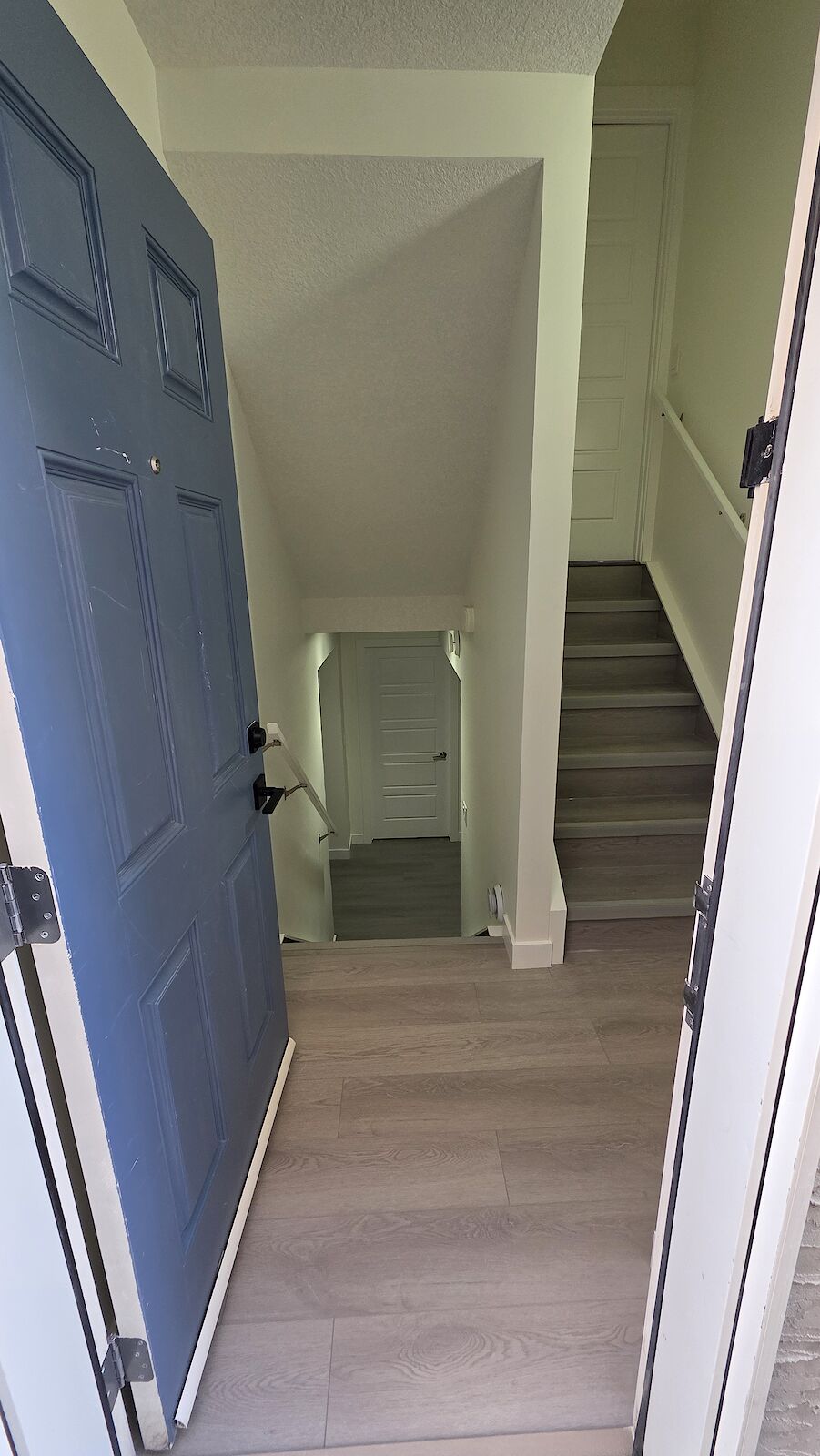 Edmonton 2 bedrooms Basement for rent. Property photo: 681008-1