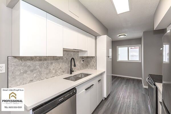 Edmonton 3 bedrooms Condo Unit for rent. Property photo: 681045-2