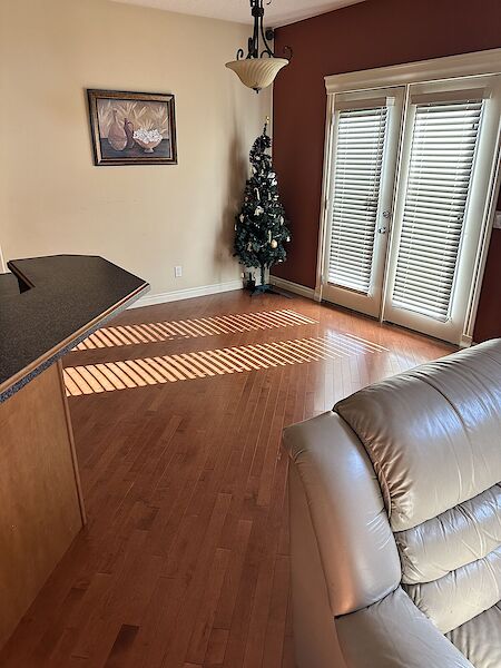 Calgary 4 bedrooms House for rent. Property photo: 681099-2