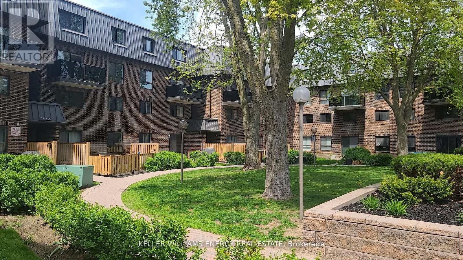 Oshawa 3 bedrooms Townhouse for rent. Property photo: 681154-1