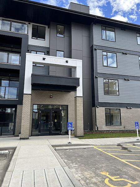 Calgary 2 bedrooms Condo Unit for rent. Property photo: 681195-2