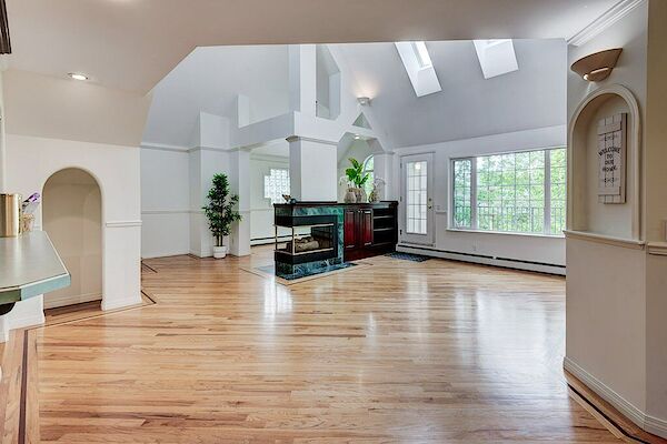 Calgary 2 + Den bedrooms Condo Unit for rent. Property photo: 681280-2