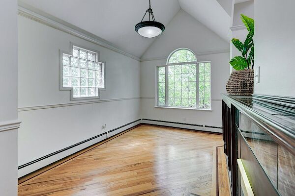 Calgary 2 + Den bedrooms Condo Unit for rent. Property photo: 681280-3