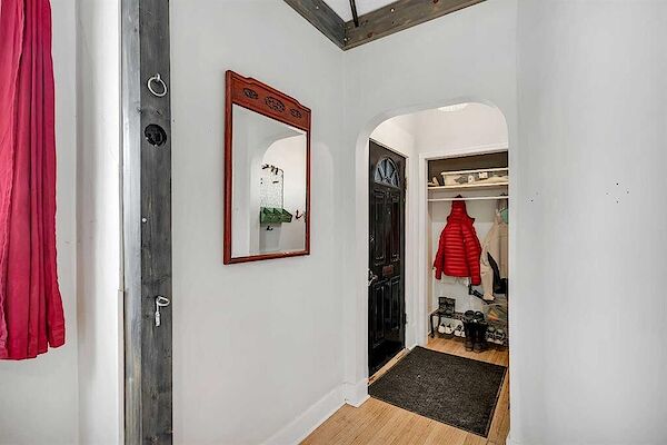 Calgary 2 + Den bedrooms House for rent. Property photo: 681577-2