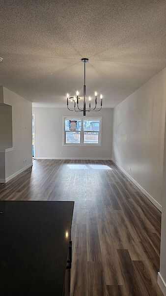 Calgary 3 bedrooms Duplex for rent. Property photo: 681584-2