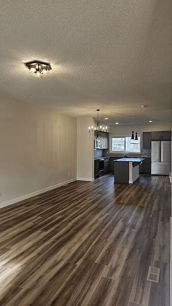 Calgary 3 bedrooms Duplex for rent. Property photo: 681584-3