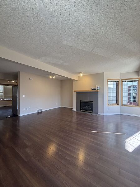Calgary 3 bedrooms Townhouse for rent. Property photo: 681638-3