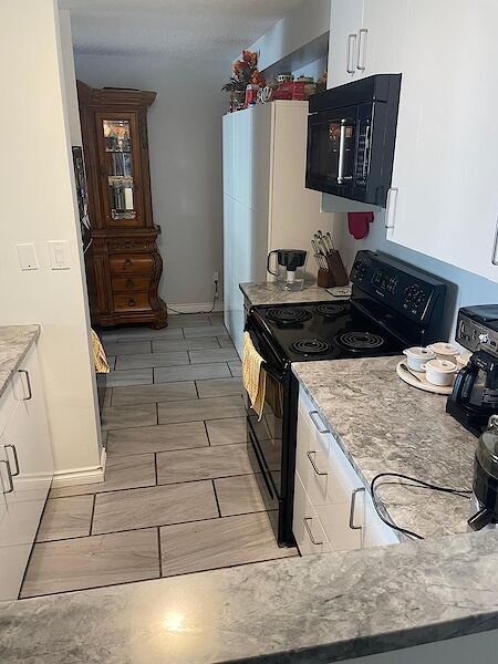 Edmonton 2 bedrooms Condo Unit for rent. Property photo: 681640-2