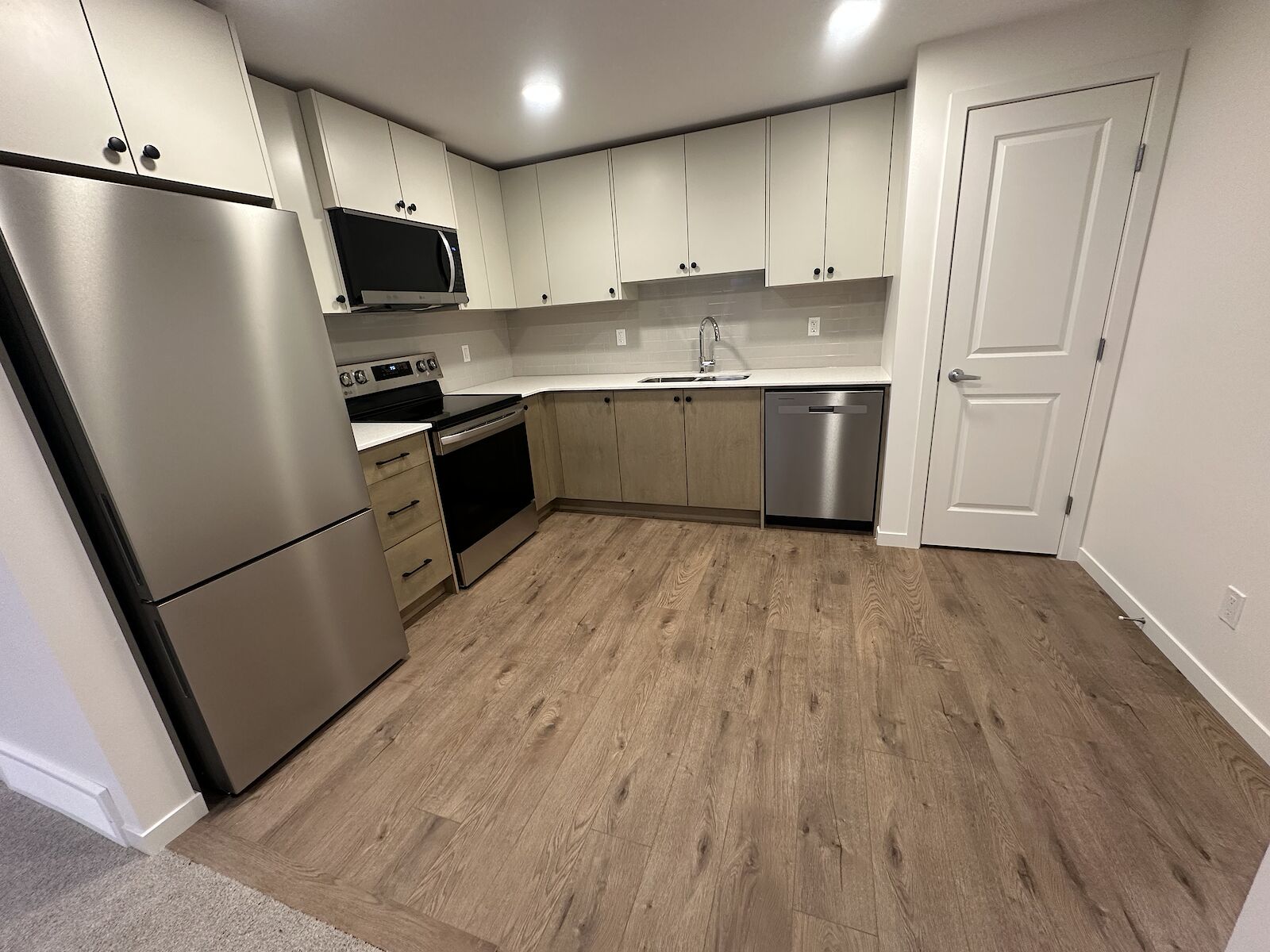 Calgary 2 bedrooms Basement for rent. Property photo: 681664-1