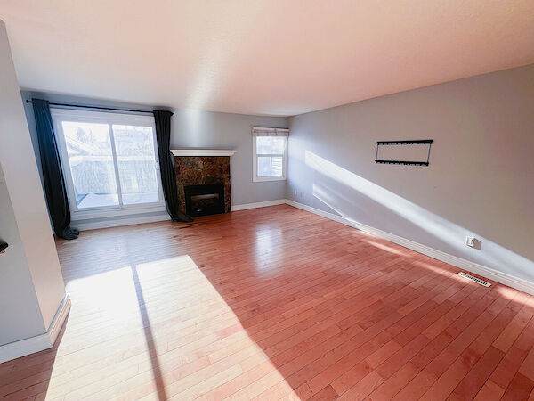 Calgary 2 bedrooms Condo Unit for rent. Property photo: 681669-2