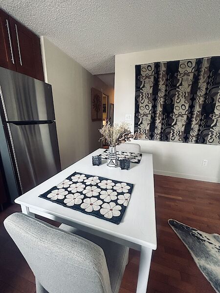 Calgary 1 bedroom Condo Unit for rent. Property photo: 681683-2