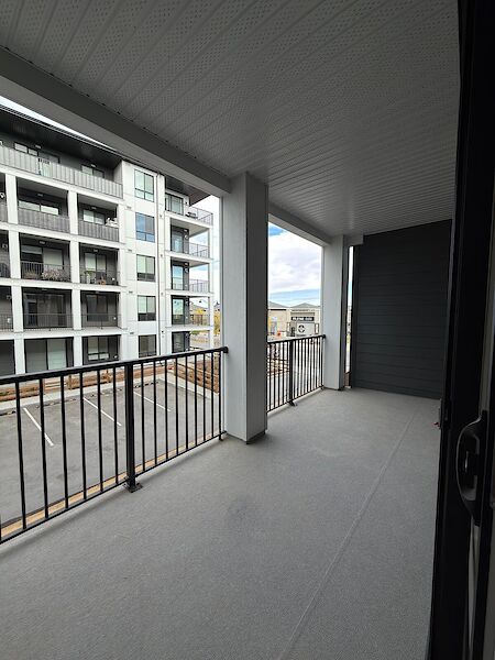 Calgary 3 bedrooms Condo Unit for rent. Property photo: 681739-2