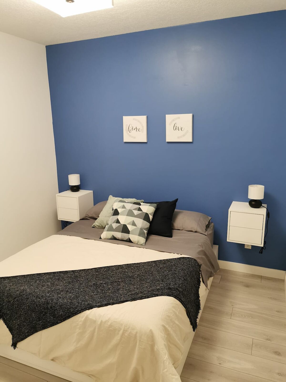 Calgary 2 bedrooms Condo Unit for rent. Property photo: 681753-1