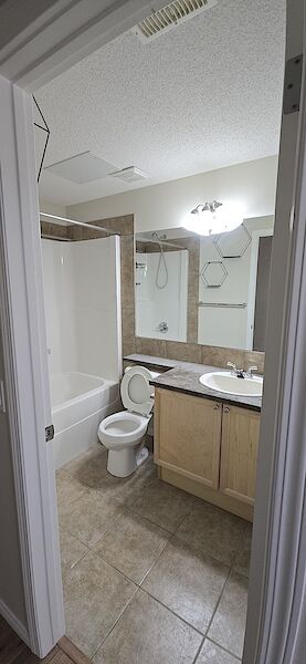 Calgary 2 bedrooms Basement for rent. Property photo: 681772-2