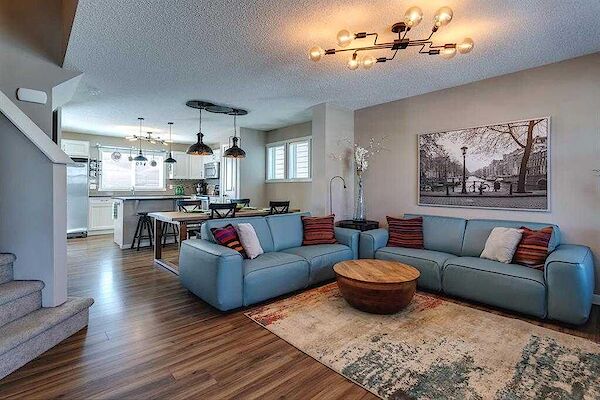 Calgary 4 bedrooms Townhouse for rent. Property photo: 681837-2