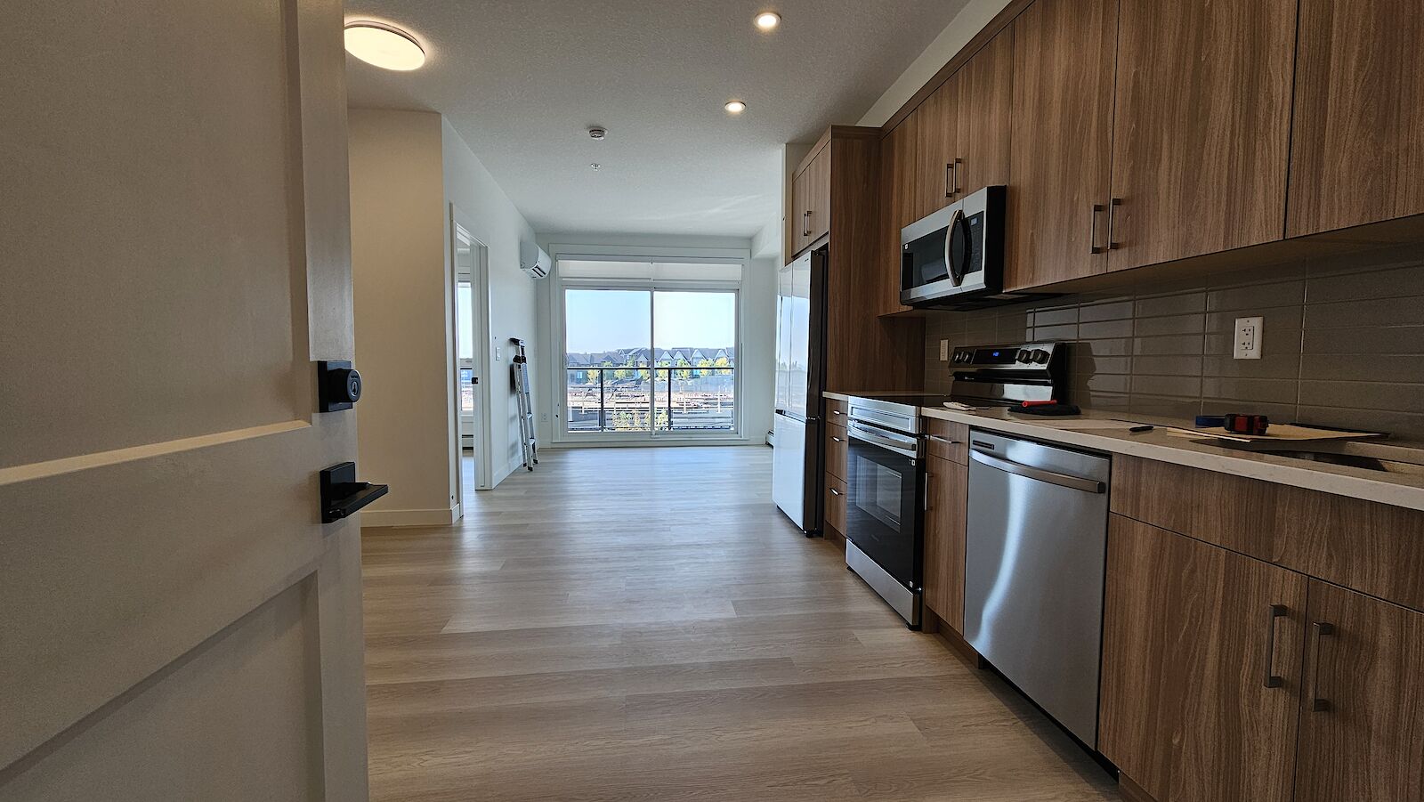 Calgary 1 bedroom Condo Unit for rent. Property photo: 681859-1