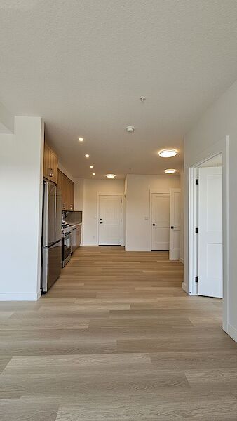 Calgary 1 bedroom Condo Unit for rent. Property photo: 681859-2