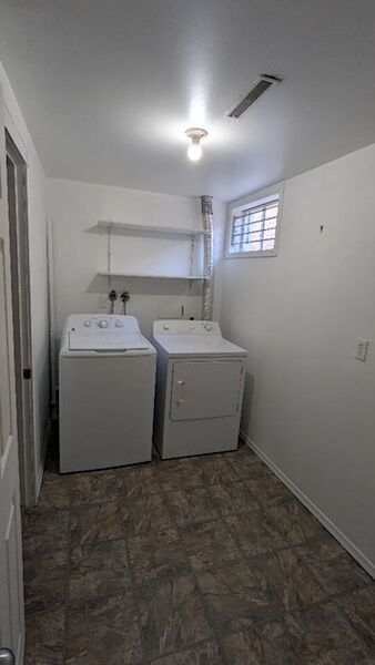 Calgary 4 bedrooms Duplex for rent. Property photo: 681890-2