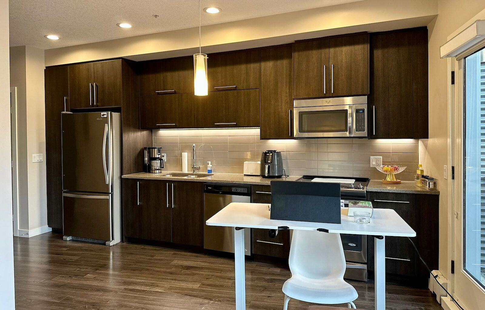 Calgary 1 bedroom Condo Unit for rent. Property photo: 681900-1