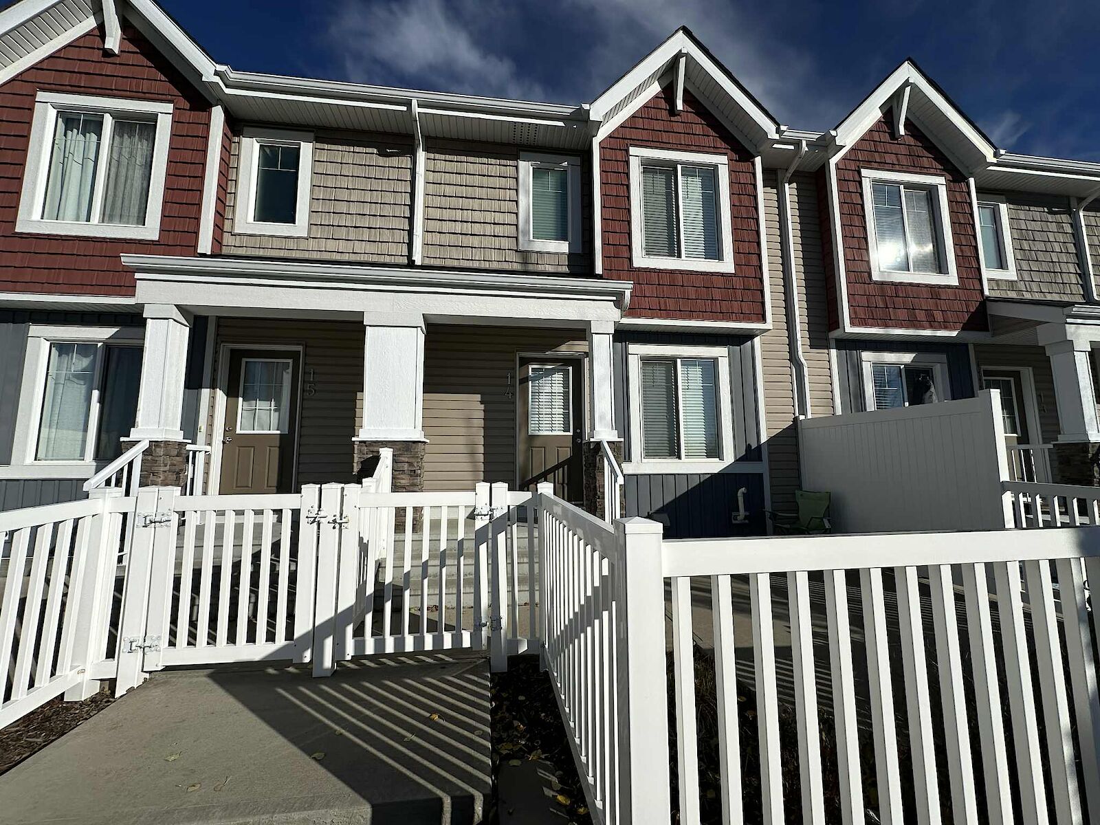 Edmonton 3 bedrooms Townhouse for rent. Property photo: 681924-1