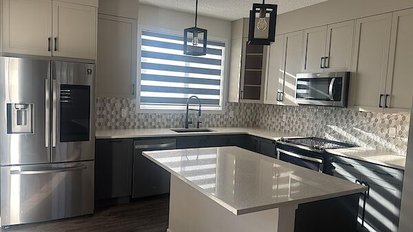 Balzac 3 + Den bedrooms Townhouse for rent. Property photo: 681980-3