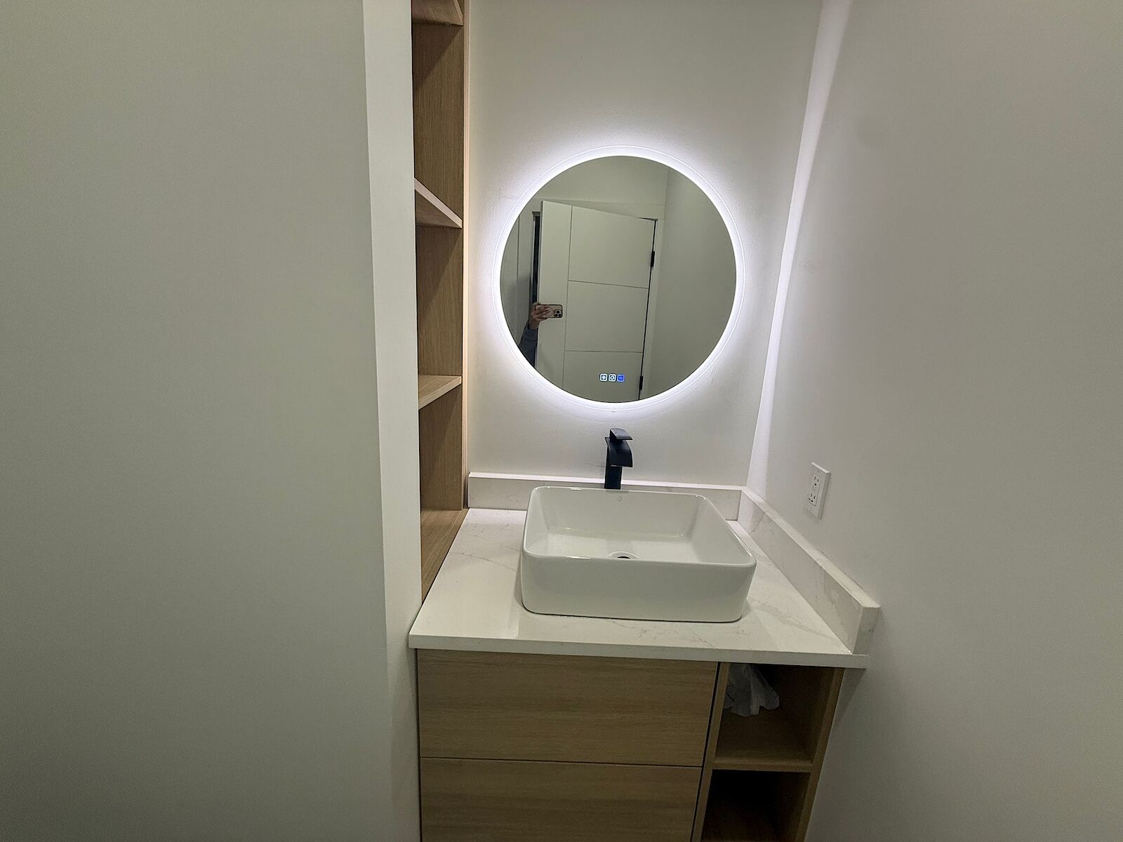 Chestermere 1 bedroom Basement for rent. Property photo: 682004-1