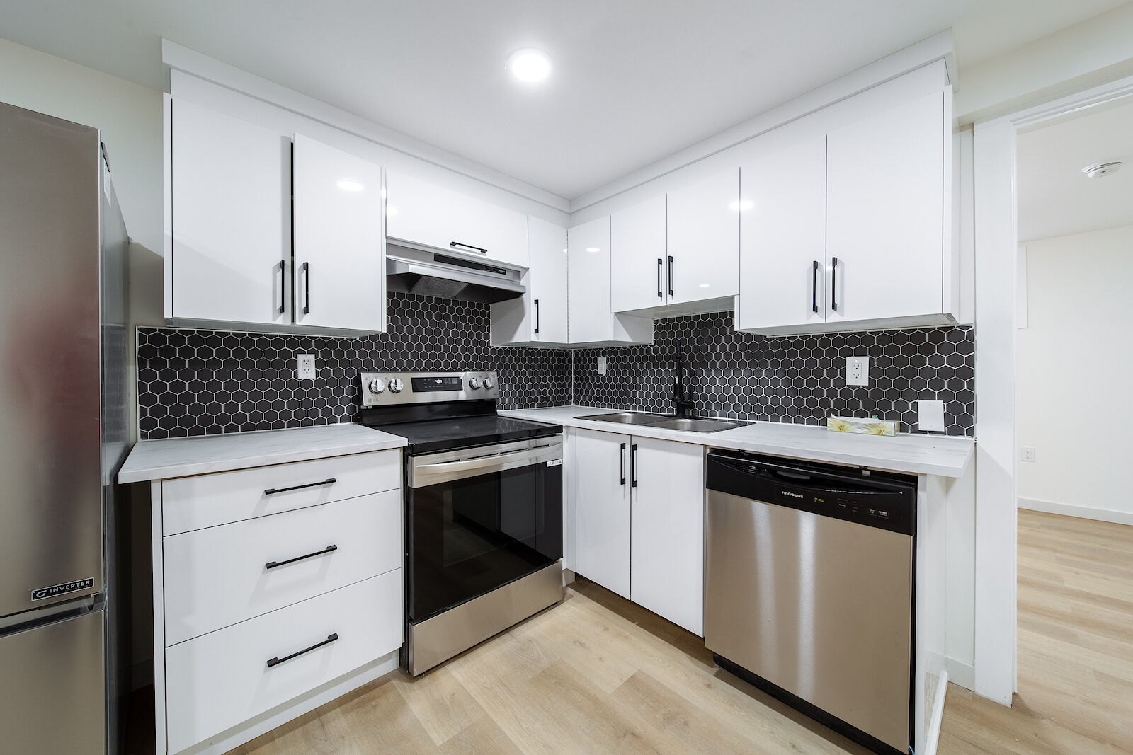 Edmonton 3 bedrooms Basement for rent. Property photo: 682010-1