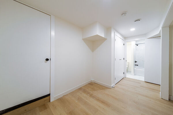 Edmonton 3 bedrooms Basement for rent. Property photo: 682010-2