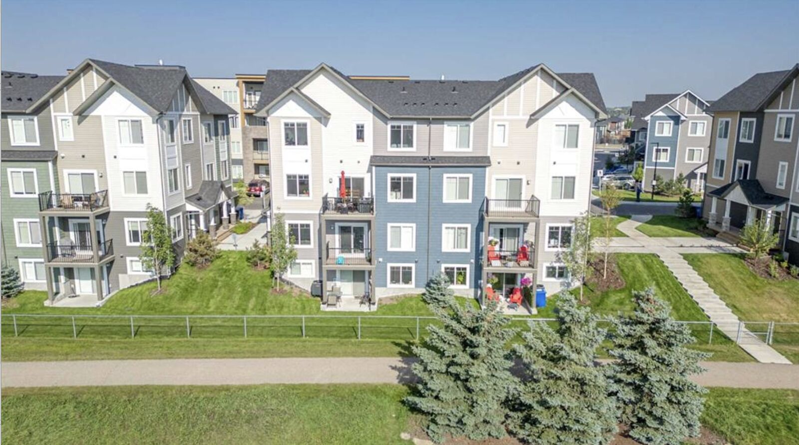 Airdrie 3 bedrooms Townhouse for rent. Property photo: 682059-1