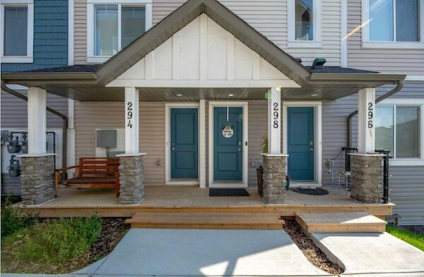 Airdrie 3 bedrooms Townhouse for rent. Property photo: 682059-2