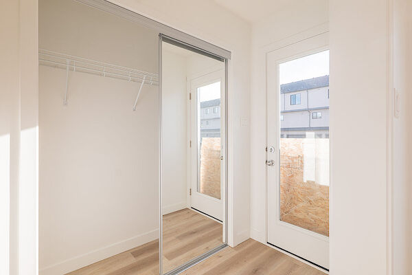 Edmonton 3 + Den bedrooms House for rent. Property photo: 682194-3