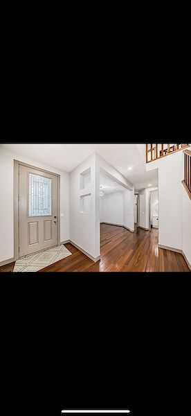 Calgary 4 + Den bedrooms House for rent. Property photo: 682225-3