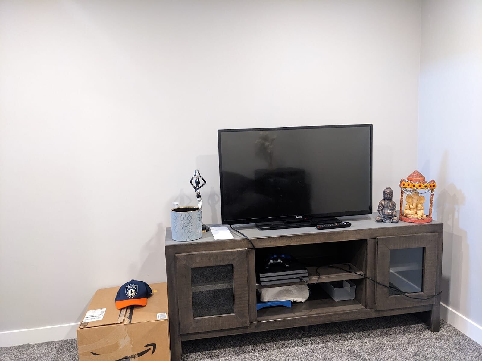 Calgary 2 bedrooms Basement for rent. Property photo: 682234-1