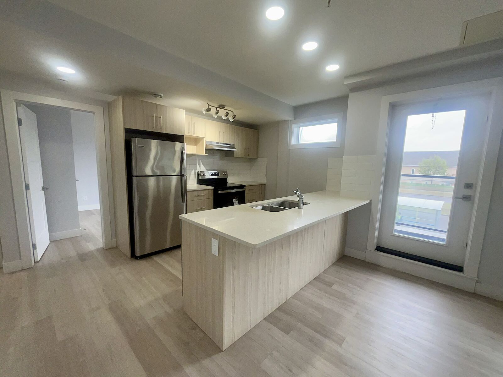 Edmonton 2 bedrooms Condo Unit for rent. Property photo: 682264-1