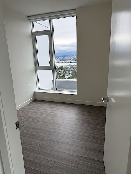 Surrey 1 bedroom Condo Unit for rent. Property photo: 682395-2