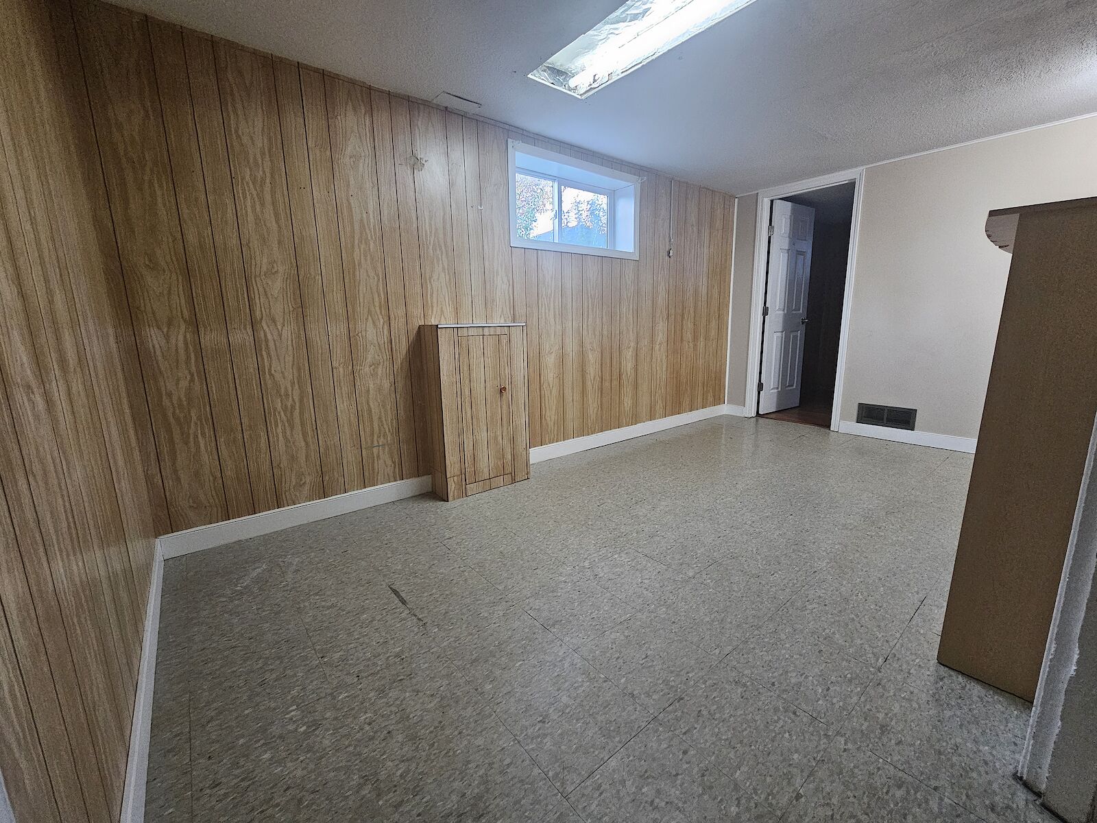 Calgary 2 bedrooms Basement for rent. Property photo: 682412-1