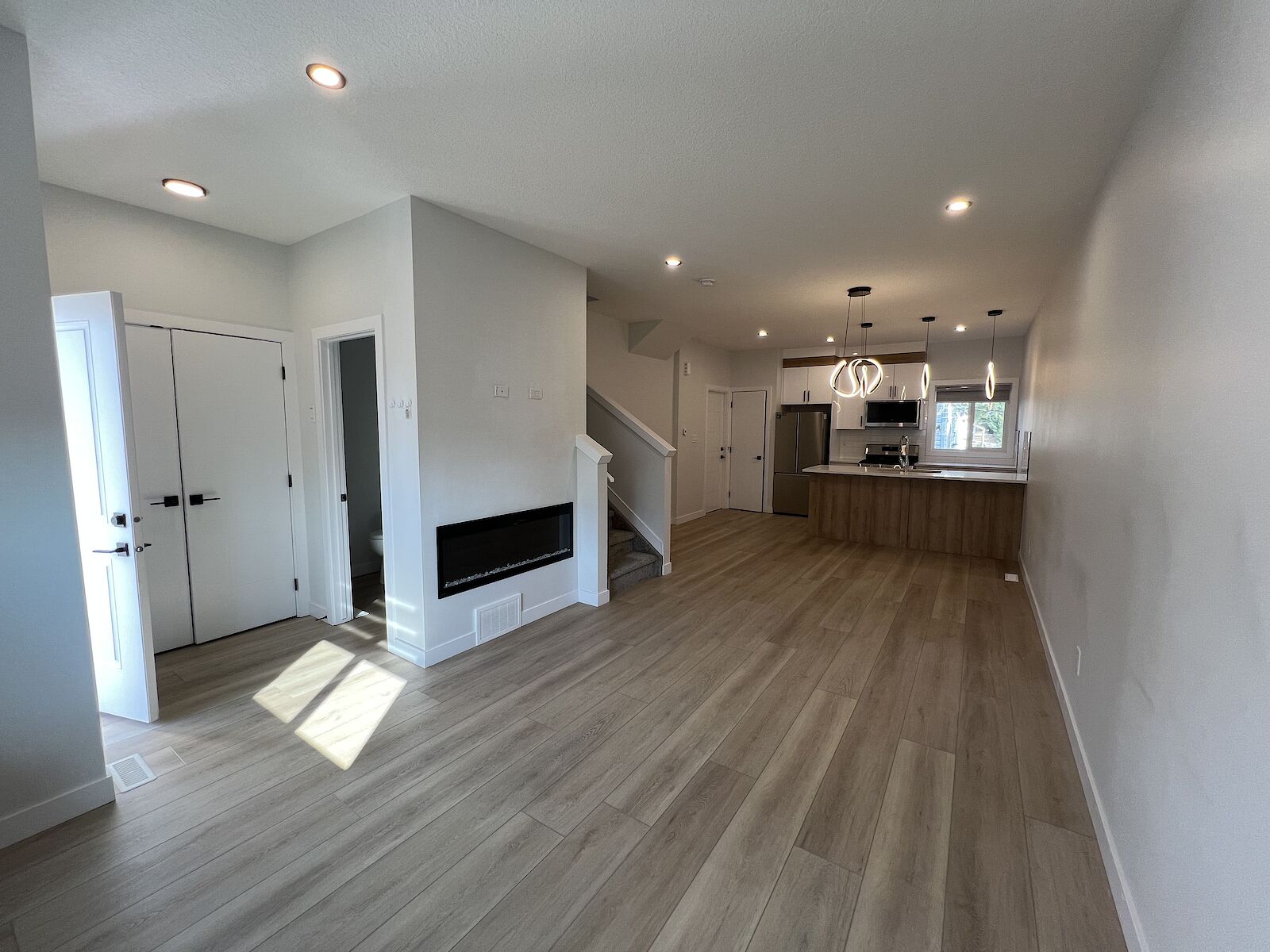 Edmonton 3 bedrooms Fourplex for rent. Property photo: 682415-1
