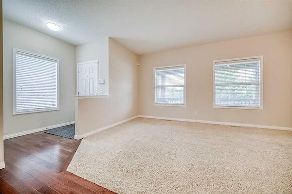 Calgary 4 bedrooms House for rent. Property photo: 682416-3