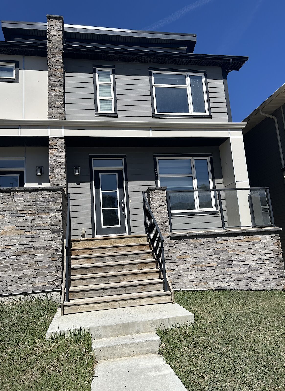 Calgary 4 + Den bedrooms House for rent. Property photo: 682426-1