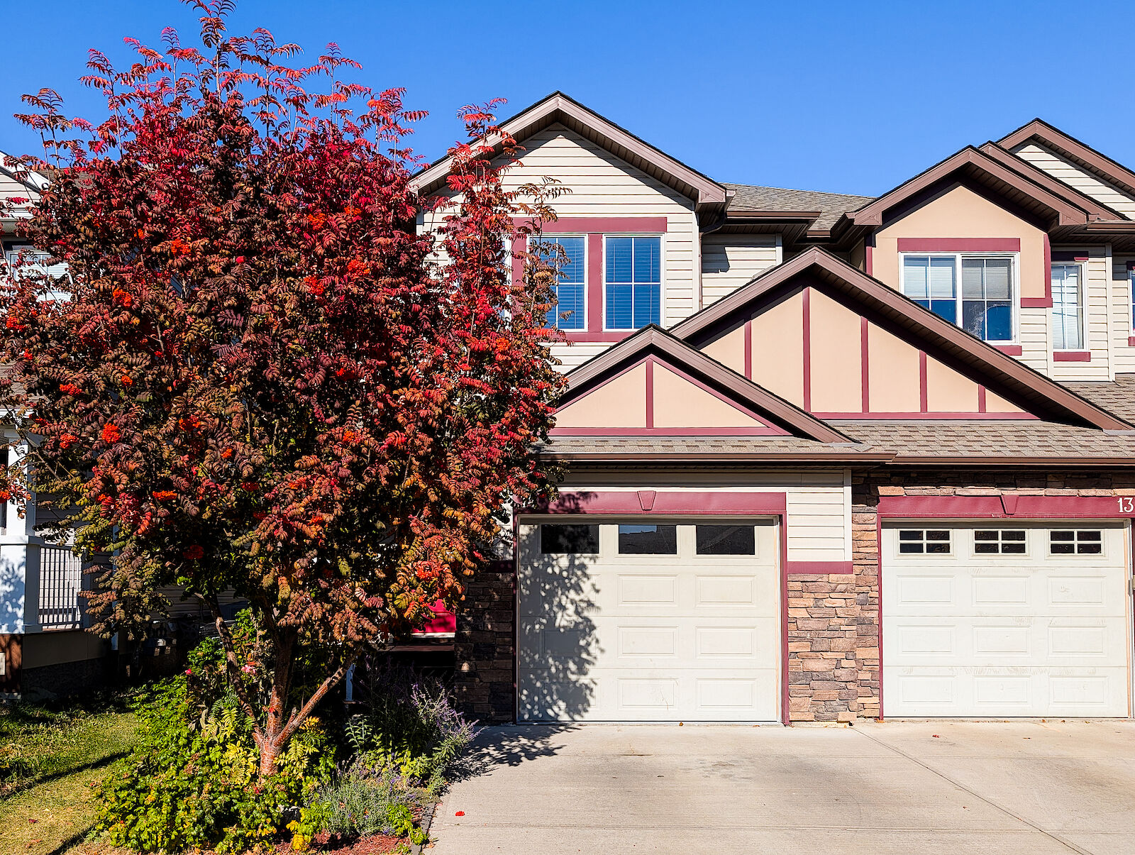 Edmonton 3 bedrooms Duplex for rent. Property photo: 682611-1