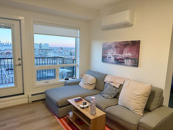 Calgary 2 bedrooms Condo Unit for rent. Property photo: 682673-2