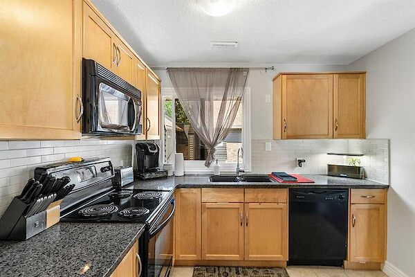 Calgary 2 bedrooms Townhouse for rent. Property photo: 682713-3