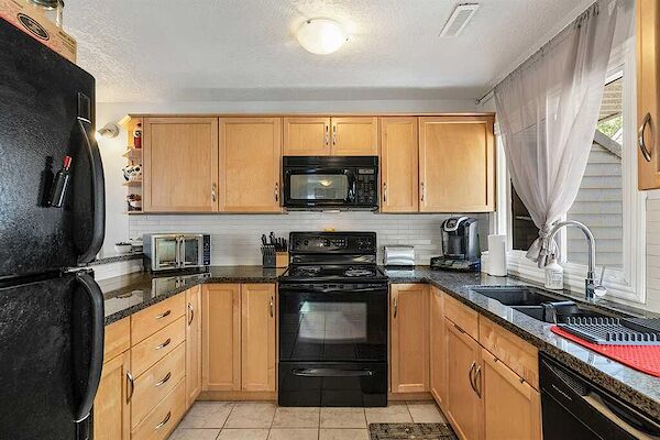 Calgary 2 bedrooms Townhouse for rent. Property photo: 682713-2
