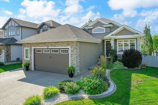 Spruce Grove 4 bedrooms House for rent. Property photo: 682714-2