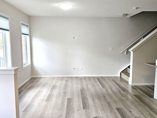 Calgary 3 bedrooms Townhouse for rent. Property photo: 682827-3