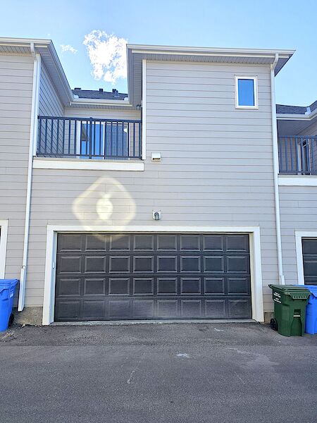 Calgary 3 bedrooms Townhouse for rent. Property photo: 682827-2