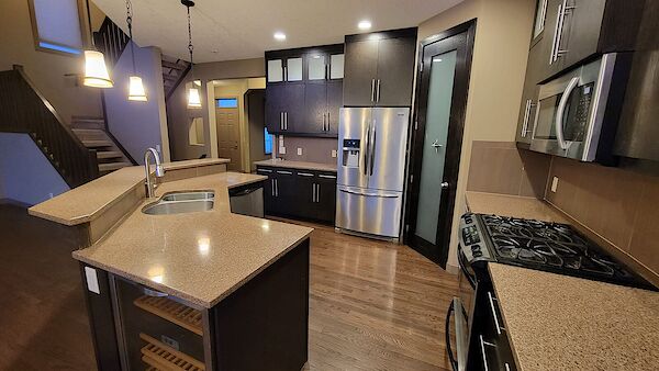 Calgary 3 bedrooms House for rent. Property photo: 682888-2