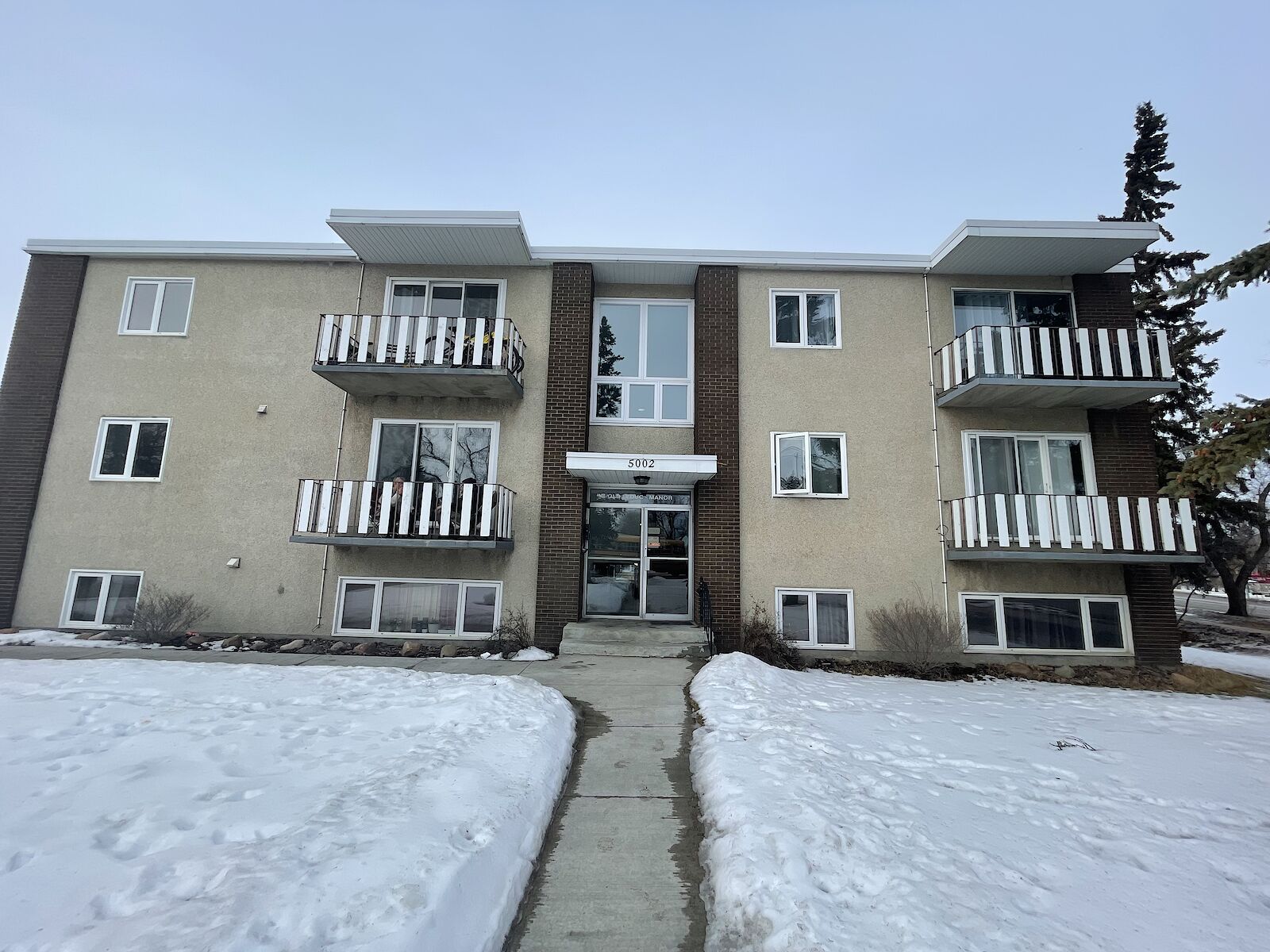 Leduc 3 bedrooms Apartment for rent. Property photo: 682891-1
