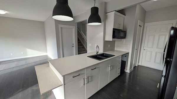 Edmonton 3 bedrooms Main Floor for rent. Property photo: 682920-2