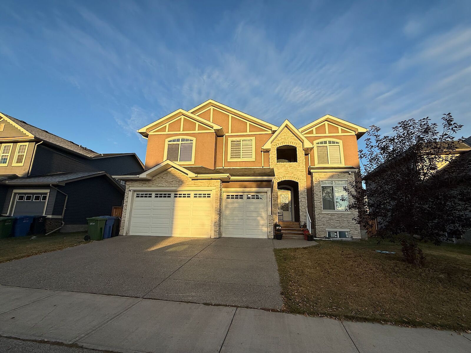 Chestermere 4 + Den bedrooms Main Floor for rent. Property photo: 682987-1